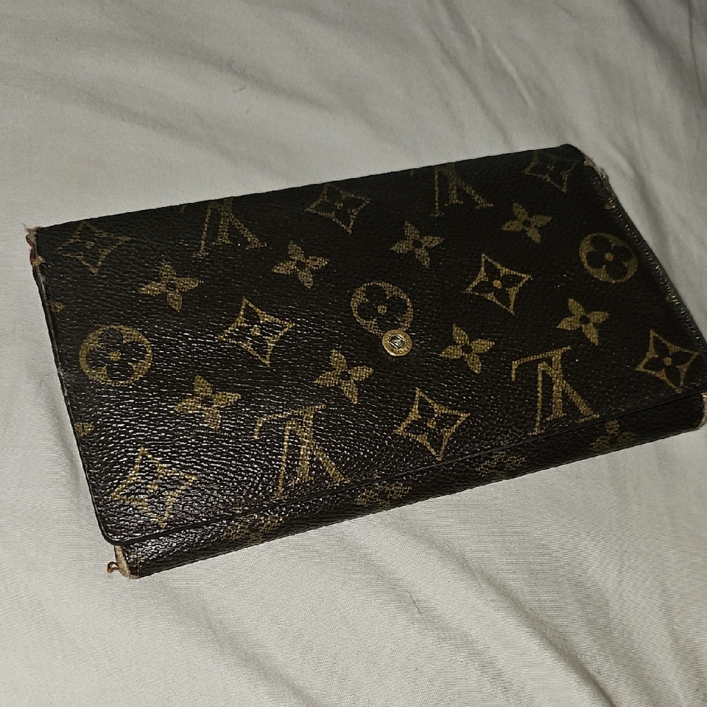 Authentic Louis Vuitton Brown and Gold Monogram Clutch Wallet